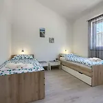 Charming Sissano With Private Pool Near Pula By Wiibuk Willa