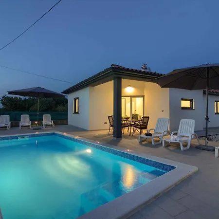 Charming Sissano With Private Pool Near Pula Villa *