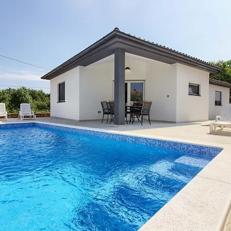 Villa Charming Sissano With Private Pool Near Pula By Wiibuk *
