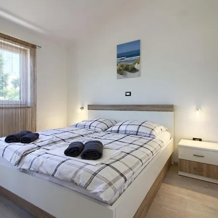 Villa Charming Sissano With Private Pool Near Pula Sisan