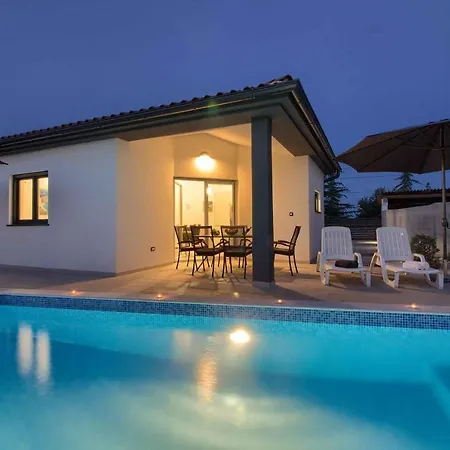 Charming Sissano With Private Pool Near Pula By Wiibuk