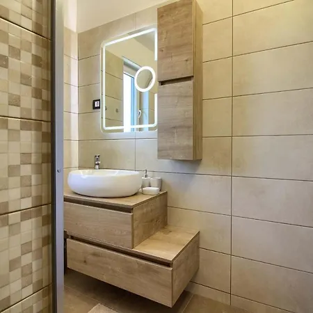 Villa Charming Sissano With Private Pool Near Pula By Wiibuk
