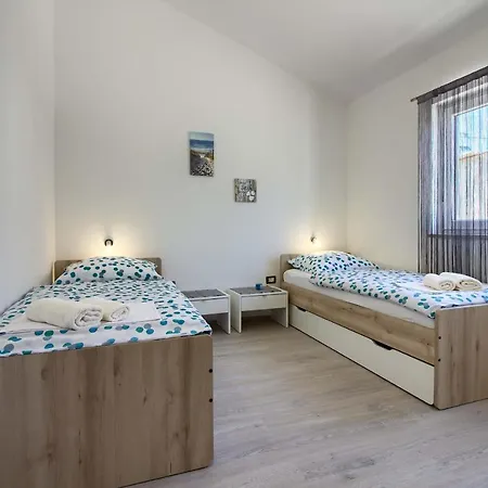 Charming Sissano With Private Pool Near Pula By Wiibuk Villa
