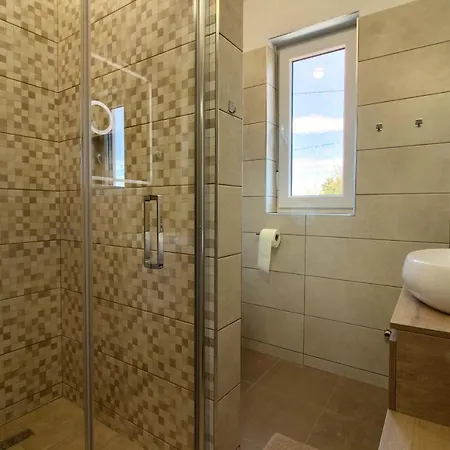 Charming Sissano With Private Pool Near Pula Villa