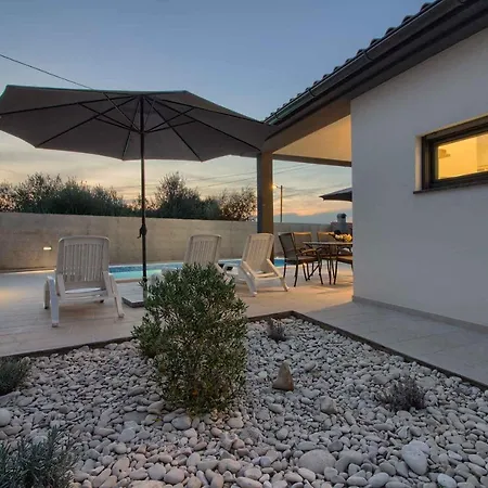 Charming Sissano With Private Pool Near Pula Villa Sisan