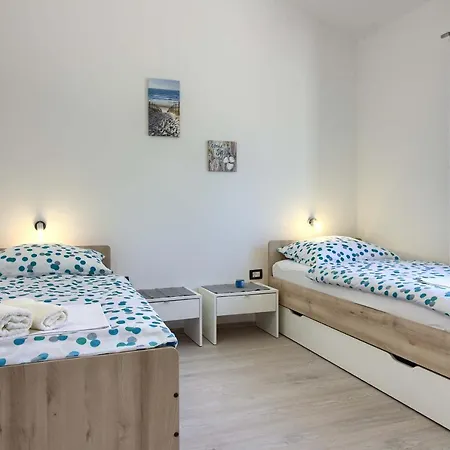 Charming Sissano With Private Pool Near Pula Villa