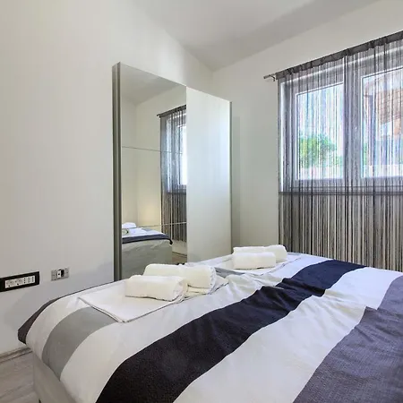 Charming Sissano With Private Pool Near Pula Villa Sisan