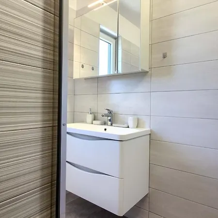 Charming Sissano With Private Pool Near Pula * Sisan